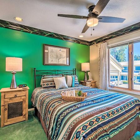 Eclectic Home With Deck 4 Miles To Ski Cloudcroft! Ngoại thất bức ảnh